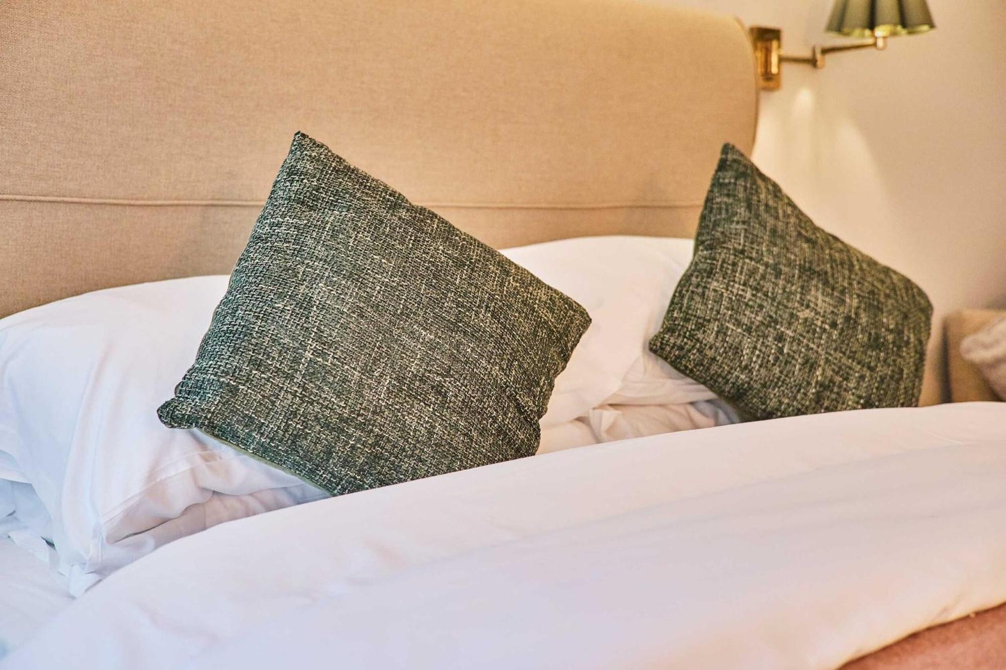 Host & Stay - The Raven Hotel Much Wenlock Oda fotoğraf