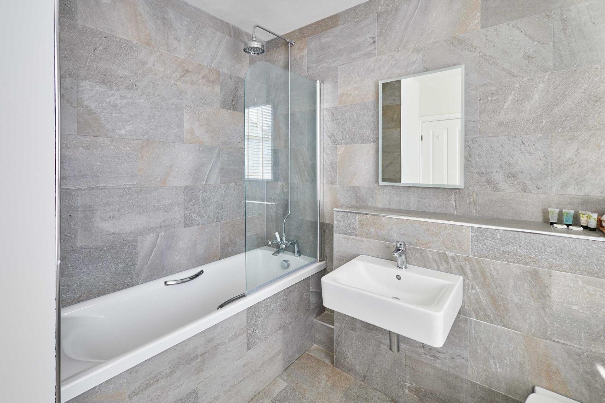 Host & Stay - The Raven Hotel Much Wenlock Oda fotoğraf
