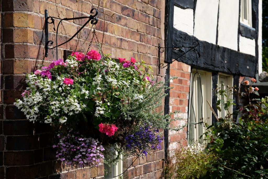 Host & Stay - The Raven Hotel Much Wenlock Dış mekan fotoğraf
